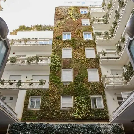 Palazzo Beltrade By Halldis Apartment Milan