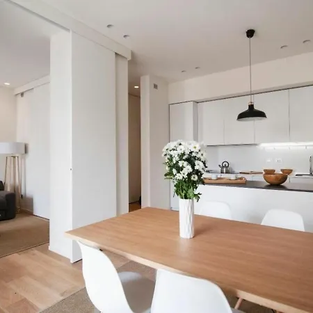 Palazzo Beltrade By Halldis Apartment Milan