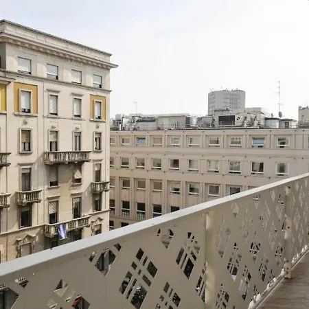 Palazzo Beltrade By Halldis Apartman Milánó